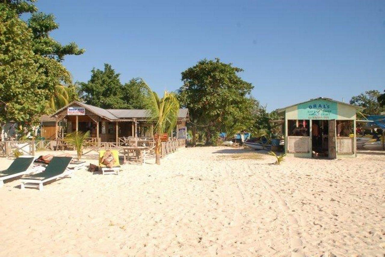 Hidden Paradise Resort Hotel Негрил Экстерьер фото